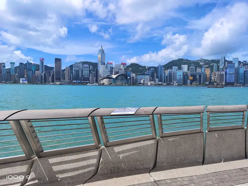 香港 · 10