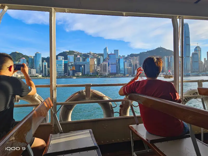 香港 · 16